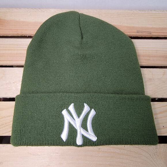 New York Yankees Army Green Knit Beanie w/ Embroidered NY - Picture 1 of 6